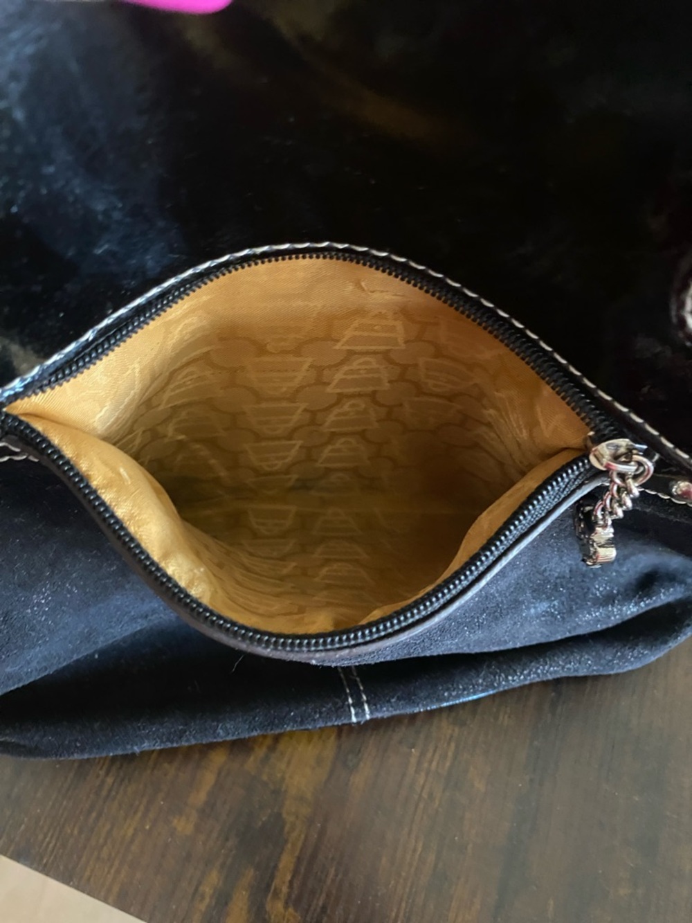 Kathy Van Zeeland Black Shoulder Bag - Picture 8 of 16